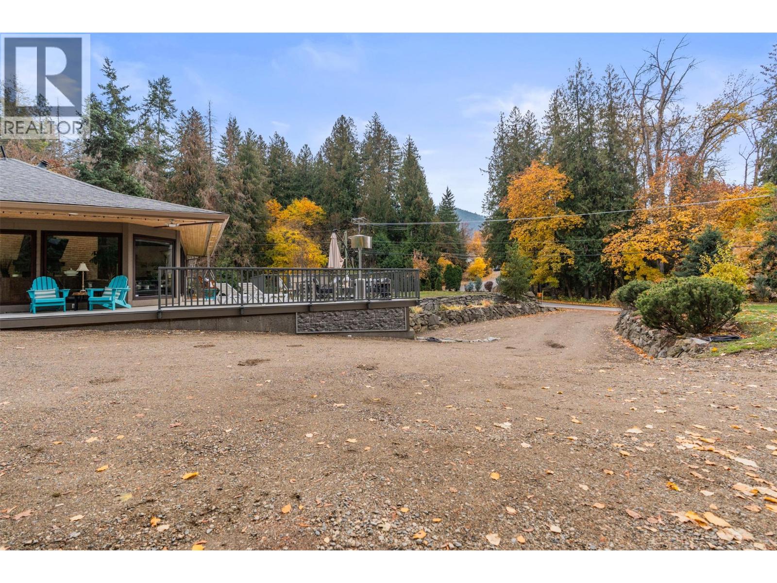 5615 East Vernon Road, Vernon, British Columbia  V1B 3K1 - Photo 4 - 10391649