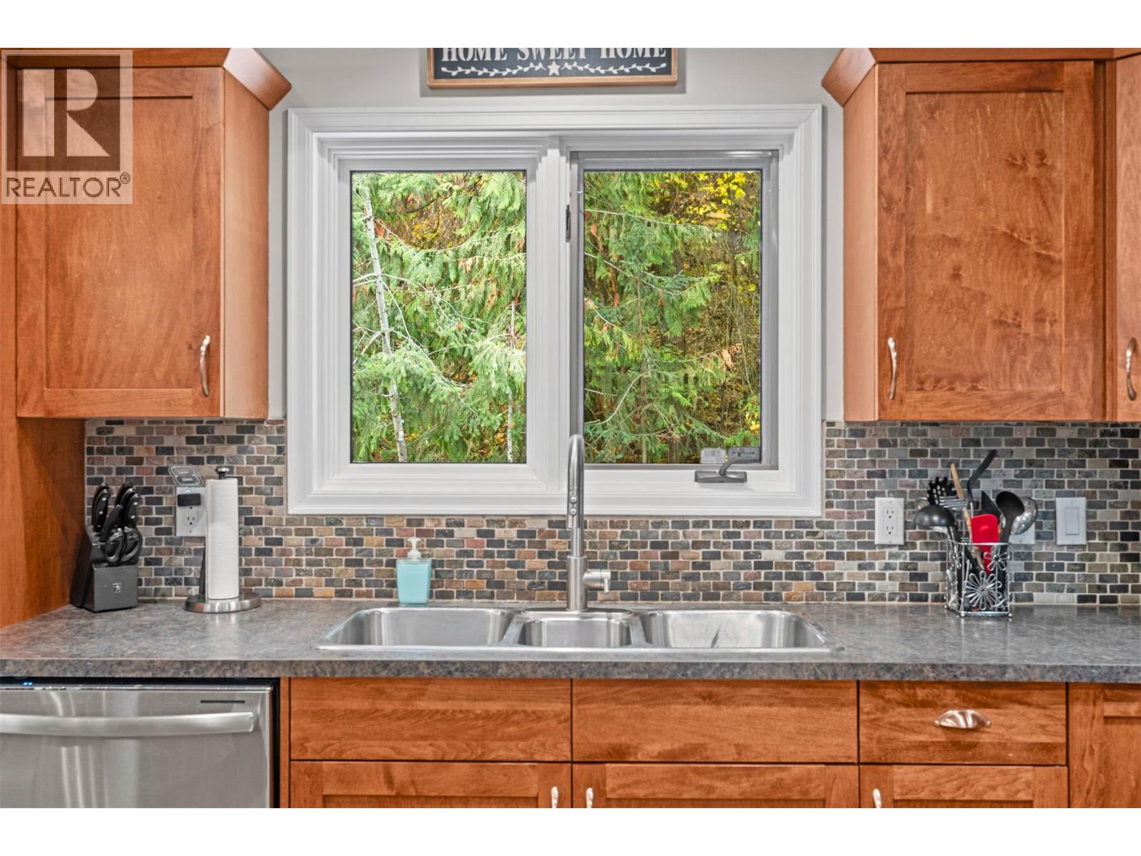 5615 East Vernon Road, Vernon, British Columbia  V1B 3K1 - Photo 45 - 10391649