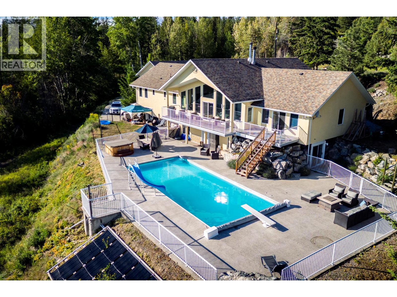 6720 Langley Court, Kelowna, British Columbia  V1P 1A4 - Photo 2 - 10391213