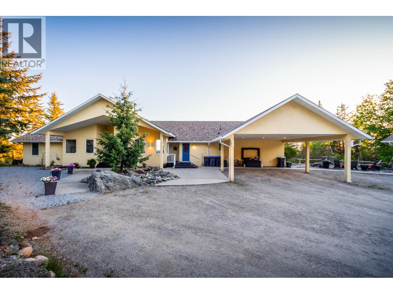 6720 Langley Court, Kelowna, British Columbia  V1P 1A4 - Photo 3 - 10391213