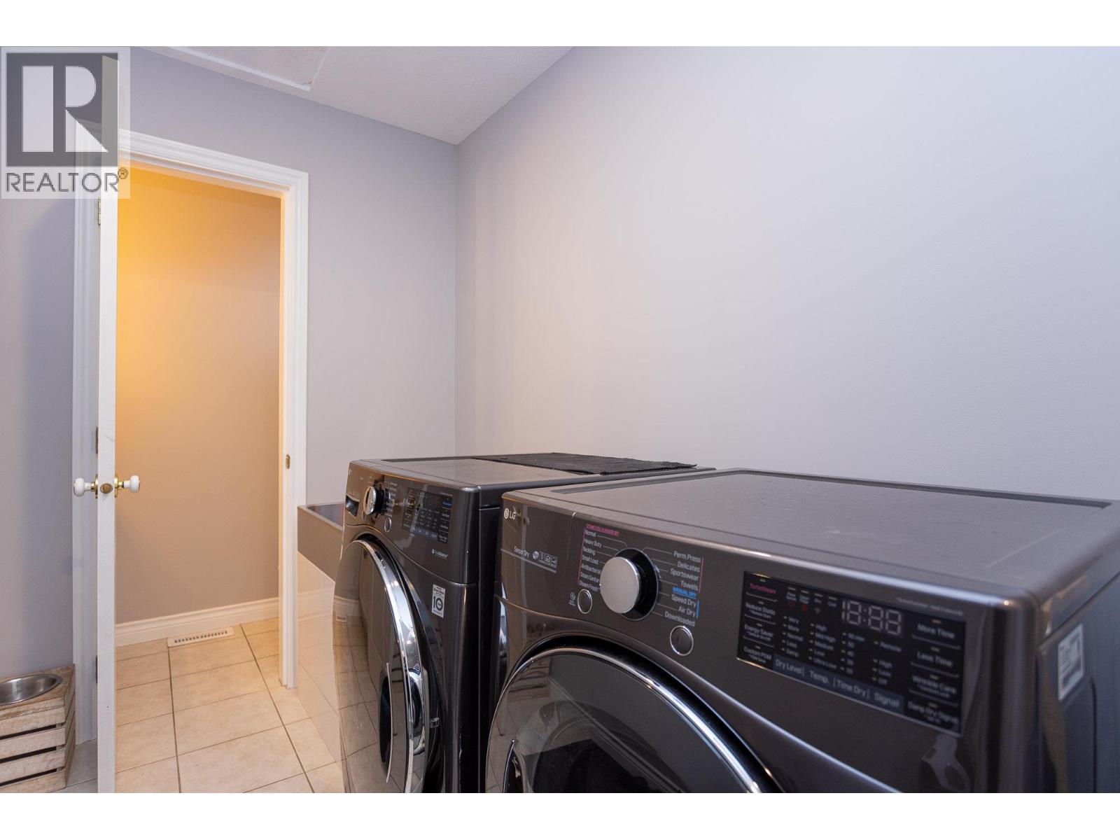 6720 Langley Court, Kelowna, British Columbia  V1P 1A4 - Photo 41 - 10391213