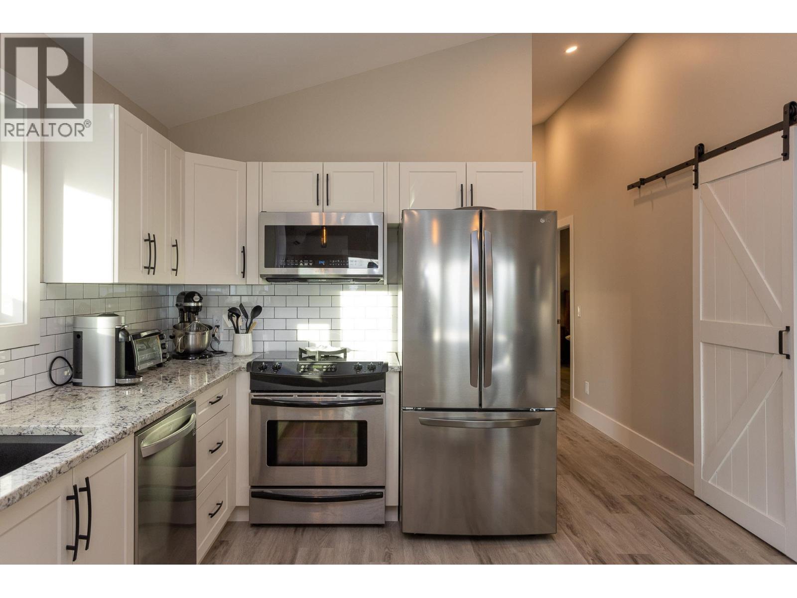 6720 Langley Court, Kelowna, British Columbia  V1P 1A4 - Photo 58 - 10391213