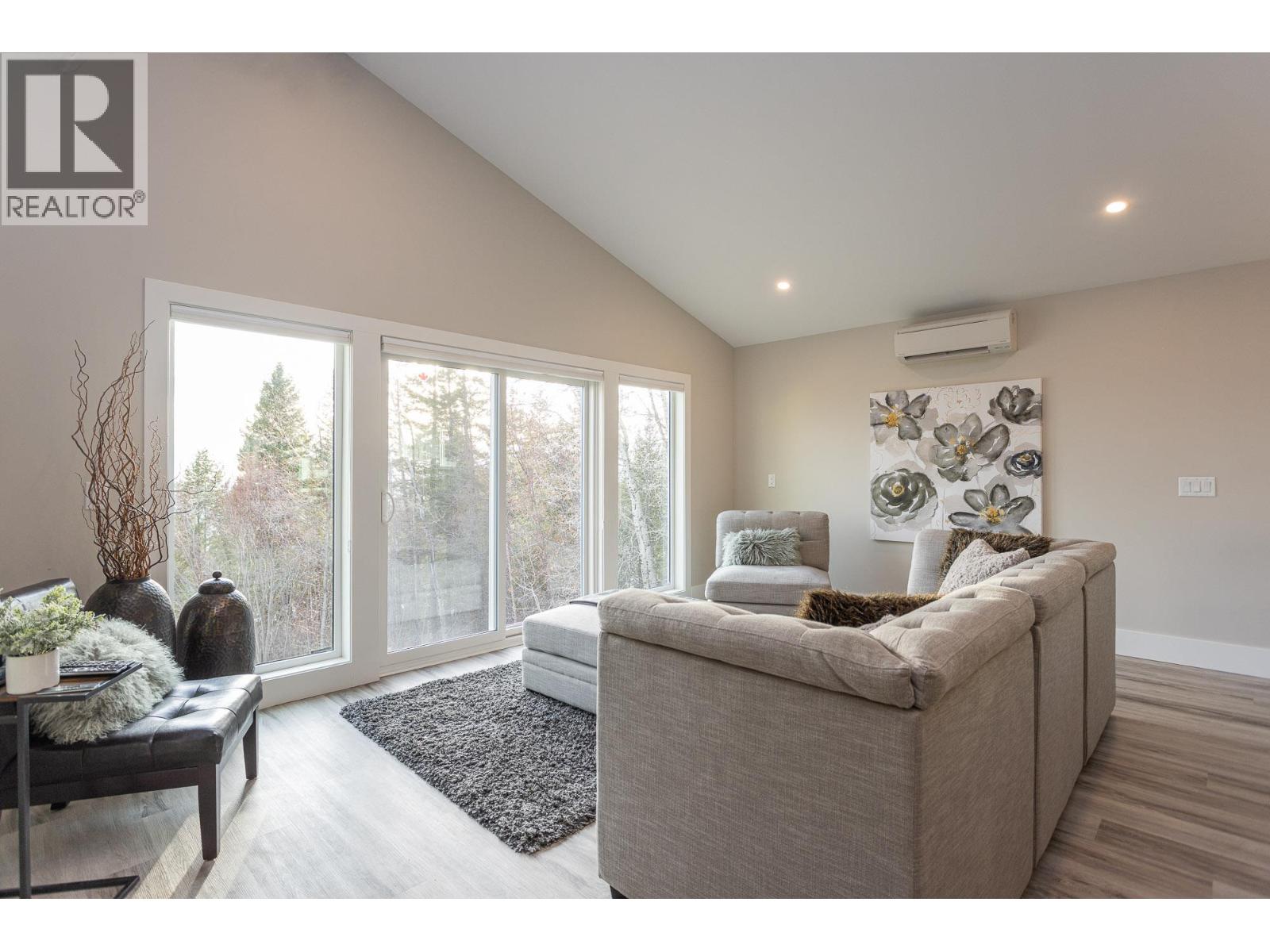 6720 Langley Court, Kelowna, British Columbia  V1P 1A4 - Photo 62 - 10391213