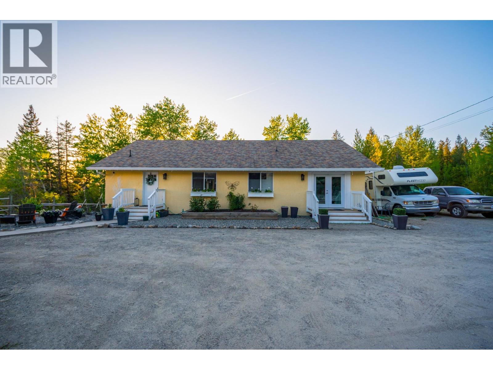 6720 Langley Court, Kelowna, British Columbia  V1P 1A4 - Photo 76 - 10391213