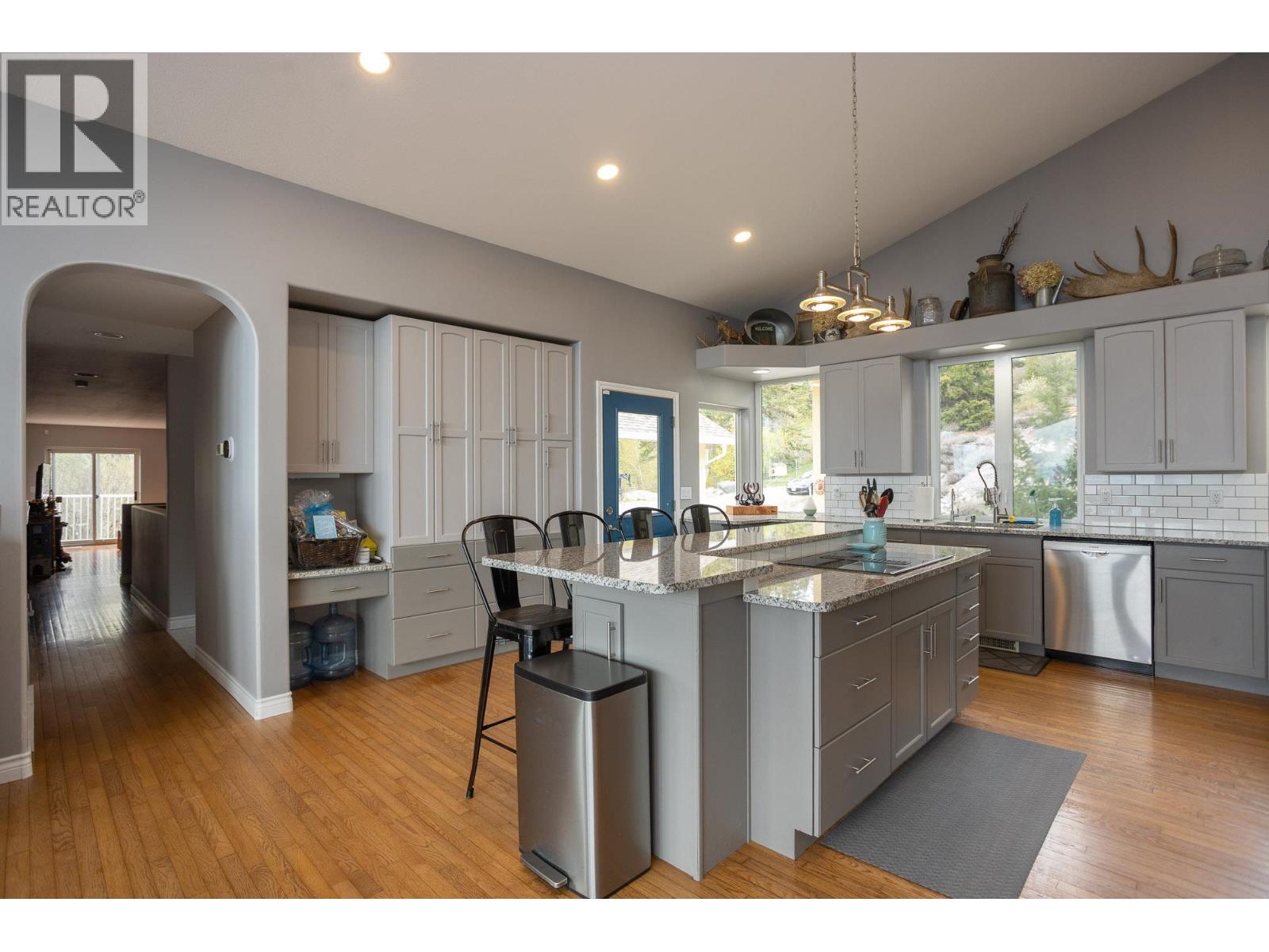 6720 Langley Court, Kelowna, British Columbia  V1P 1A4 - Photo 8 - 10391213