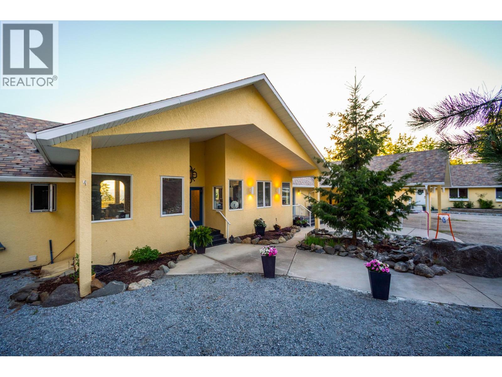 6720 Langley Court, Kelowna, British Columbia  V1P 1A4 - Photo 89 - 10391213