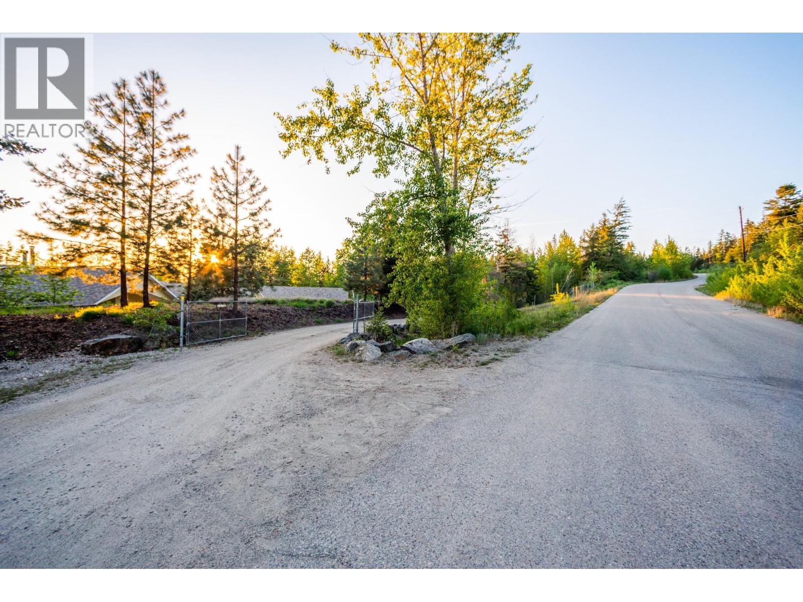 6720 Langley Court, Kelowna, British Columbia  V1P 1A4 - Photo 97 - 10391213