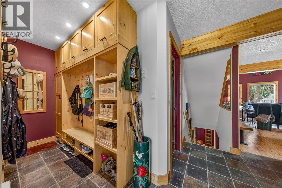 4931 Mountaintop Drive, Fairmont Hot Springs, British Columbia  V0B 1L1 - Photo 14 - 10391727