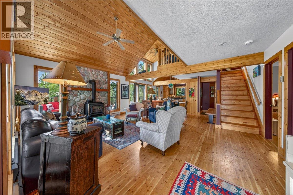 4931 Mountaintop Drive, Fairmont Hot Springs, British Columbia  V0B 1L1 - Photo 3 - 10391727