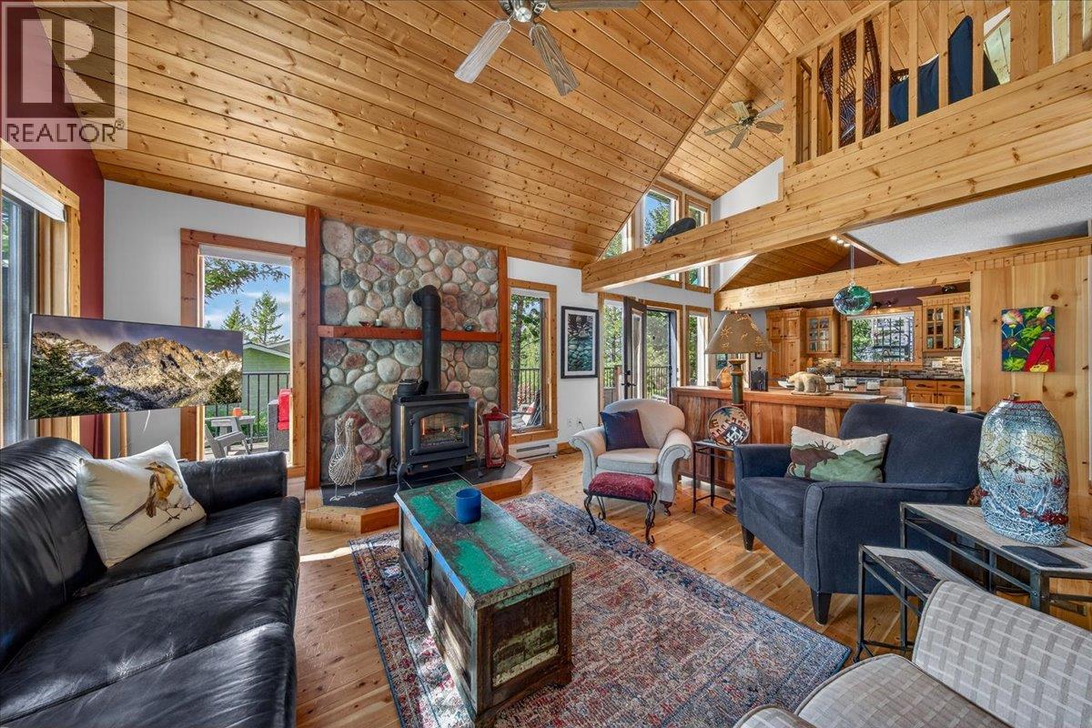 4931 Mountaintop Drive, Fairmont Hot Springs, British Columbia  V0B 1L1 - Photo 4 - 10391727