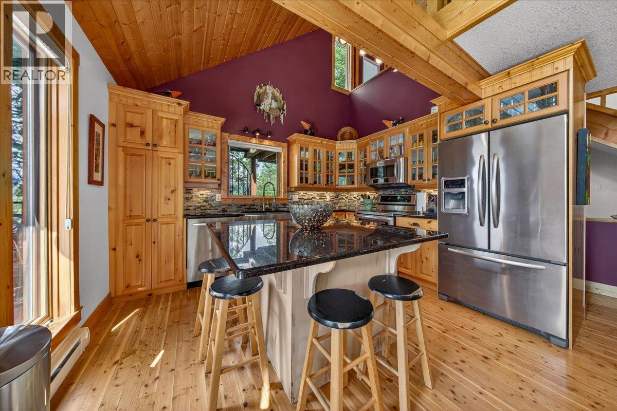 4931 Mountaintop Drive, Fairmont Hot Springs, British Columbia  V0B 1L1 - Photo 8 - 10391727