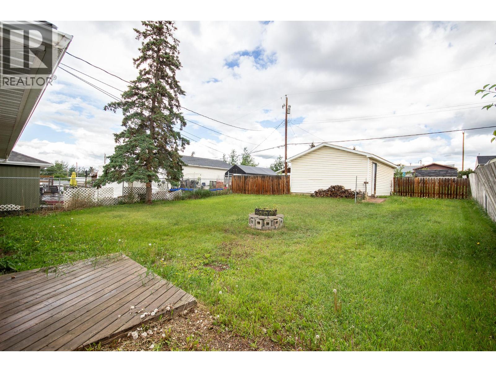 1140 96a Avenue, Dawson Creek, British Columbia  V1G 1M8 - Photo 11 - 10391763