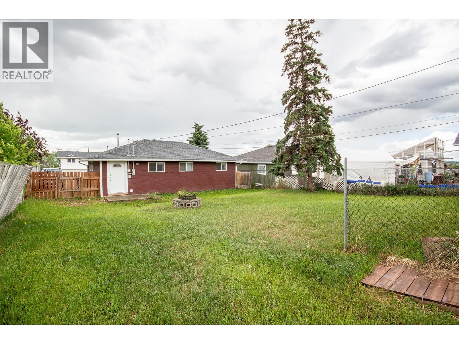 1140 96a Avenue, Dawson Creek, British Columbia  V1G 1M8 - Photo 12 - 10391763