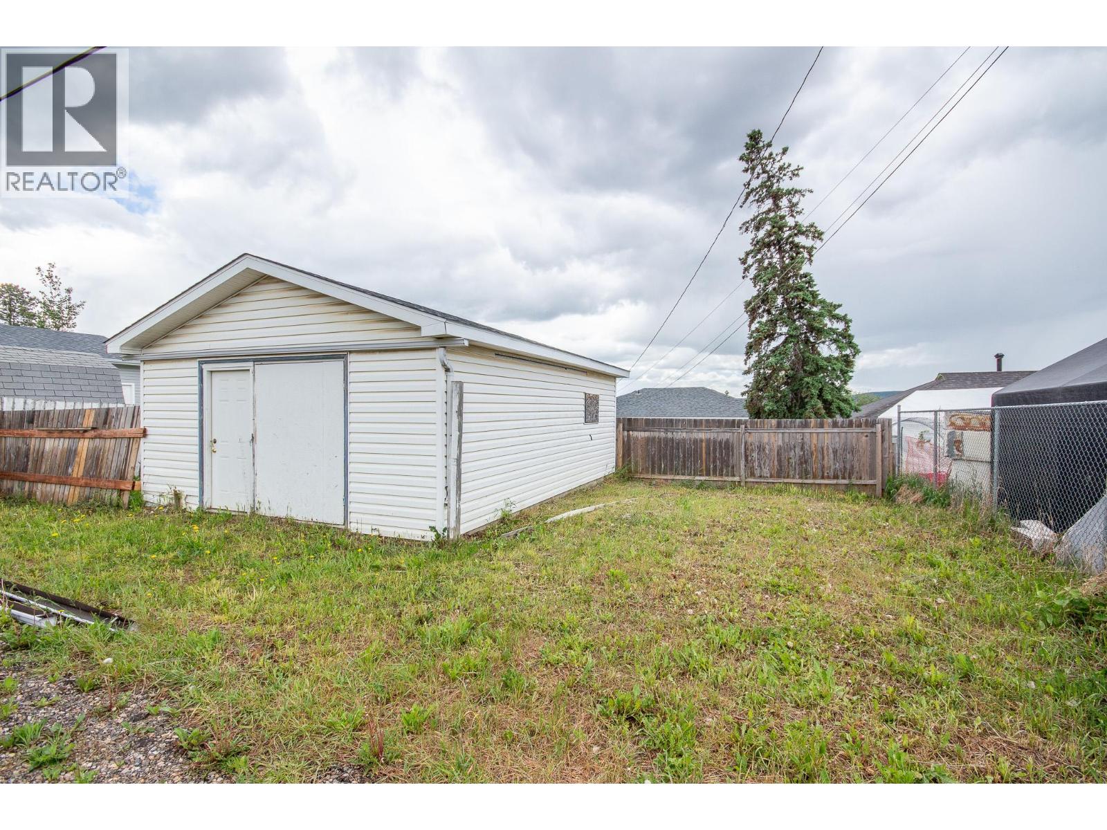 1140 96a Avenue, Dawson Creek, British Columbia  V1G 1M8 - Photo 13 - 10391763