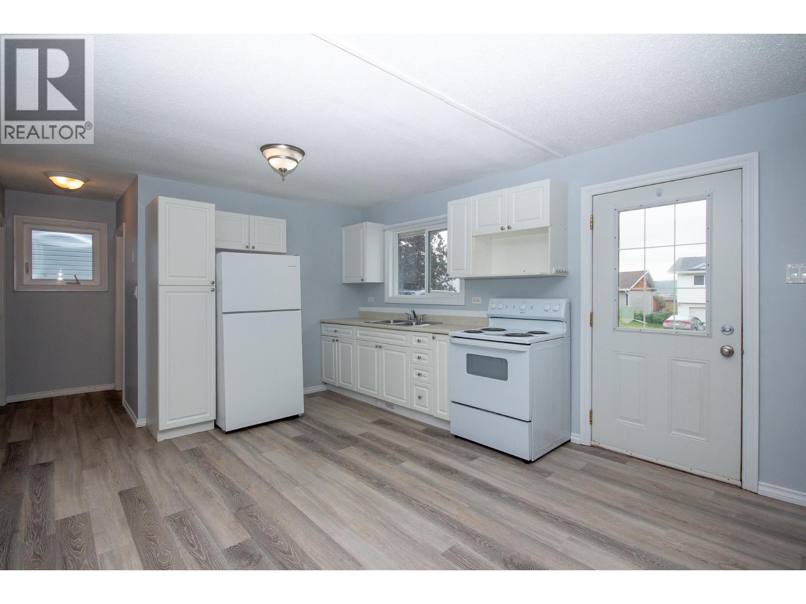 1140 96a Avenue, Dawson Creek, British Columbia  V1G 1M8 - Photo 2 - 10391763