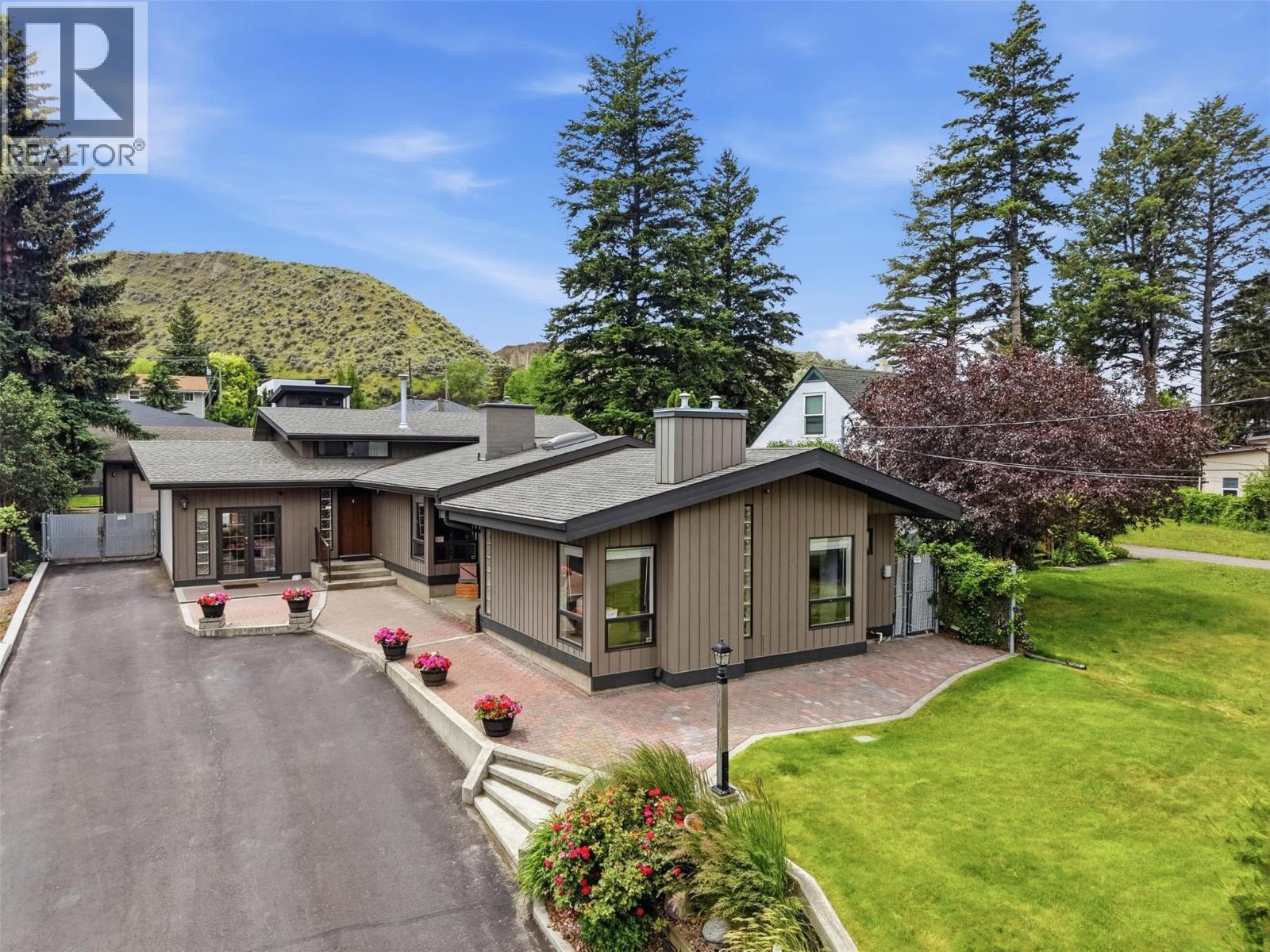 2245 Crescent Drive, Kamloops, British Columbia  V2C 4S7 - Photo 1 - 10389944