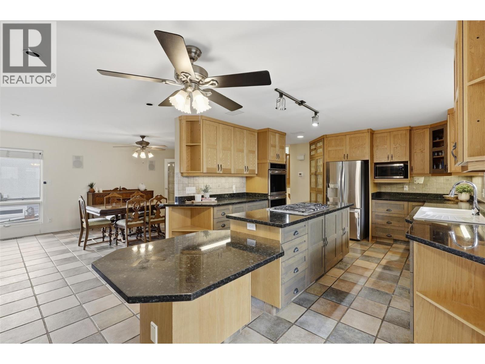 2245 Crescent Drive, Kamloops, British Columbia  V2C 4S7 - Photo 11 - 10389944
