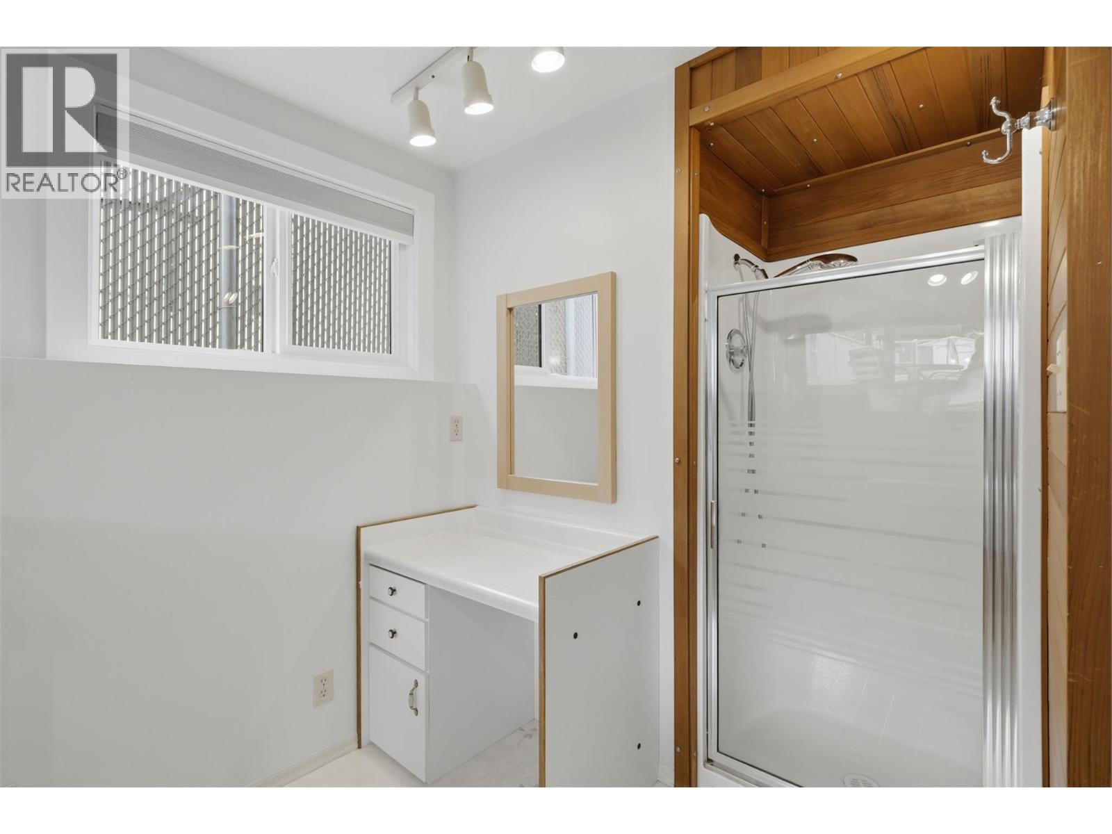 2245 Crescent Drive, Kamloops, British Columbia  V2C 4S7 - Photo 43 - 10389944