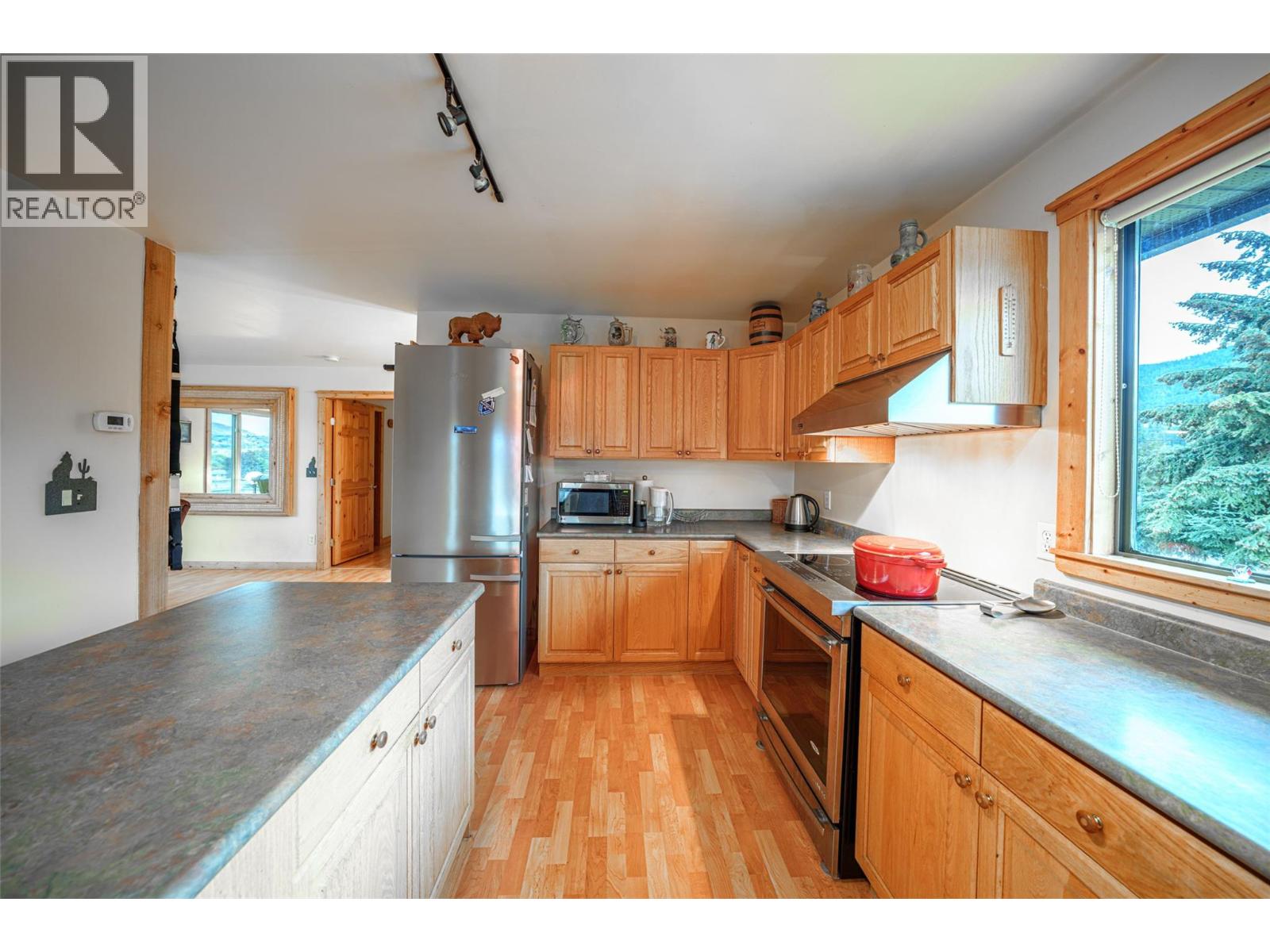 9109 Mackie Drive, Coldstream, British Columbia  V1B 1H1 - Photo 14 - 10391418
