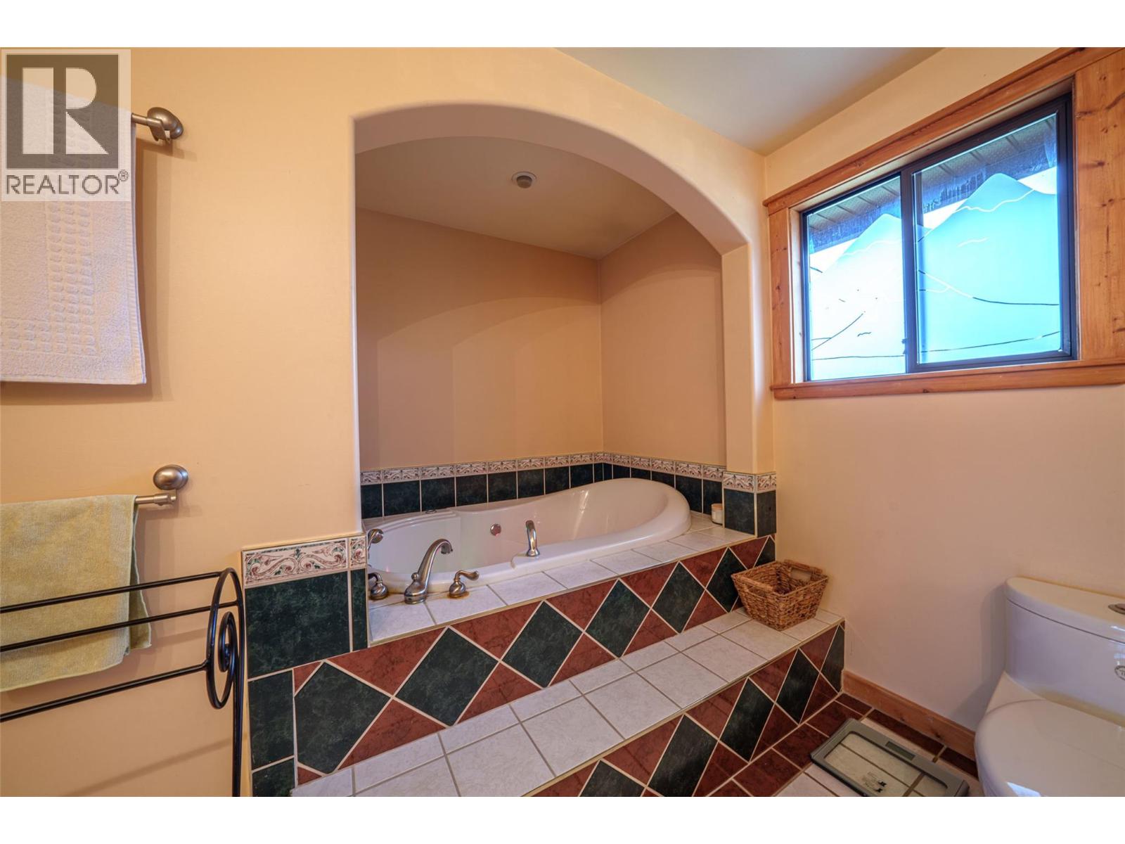 9109 Mackie Drive, Coldstream, British Columbia  V1B 1H1 - Photo 29 - 10391418