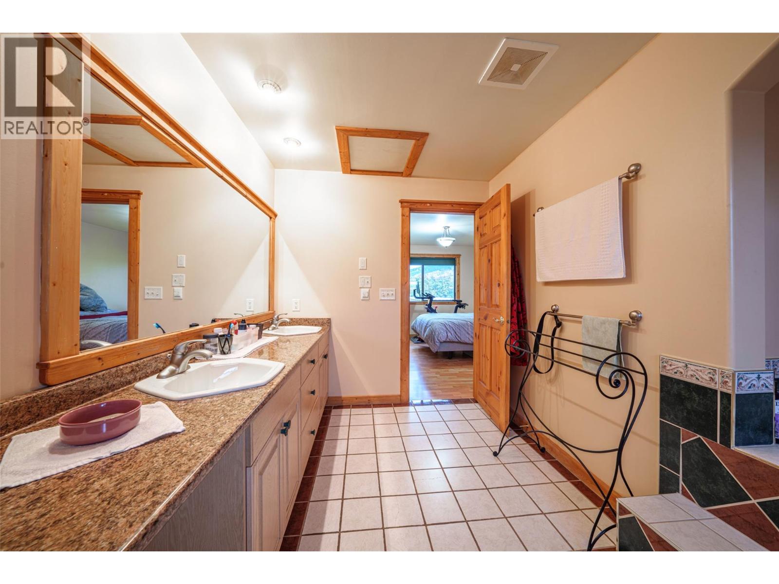 9109 Mackie Drive, Coldstream, British Columbia  V1B 1H1 - Photo 31 - 10391418