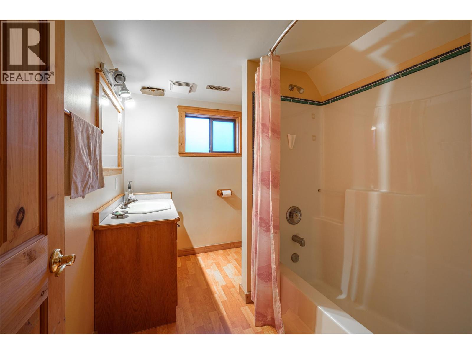 9109 Mackie Drive, Coldstream, British Columbia  V1B 1H1 - Photo 37 - 10391418