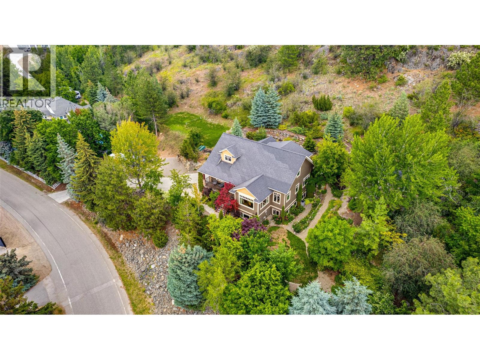 677 Cypress Drive, Vernon, British Columbia  V1B 3Y5 - Photo 2 - 10391239