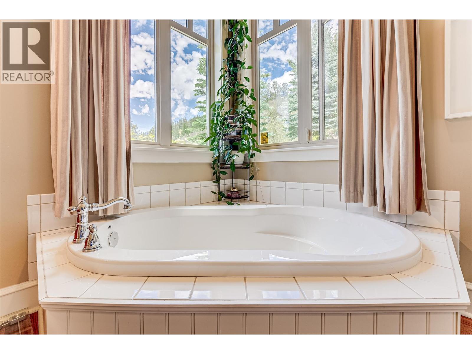 677 Cypress Drive, Vernon, British Columbia  V1B 3Y5 - Photo 34 - 10391239