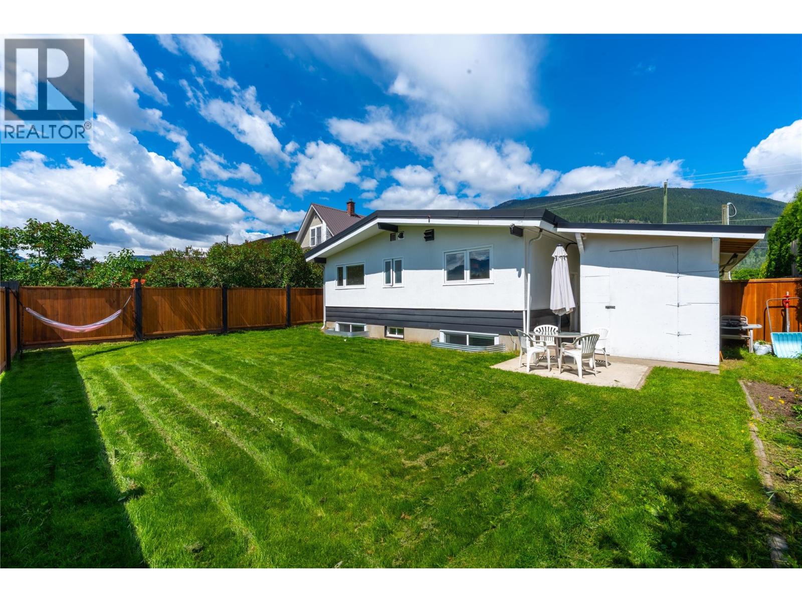 815 Fourth Street E, Revelstoke, British Columbia  V0E 2S0 - Photo 32 - 10391570