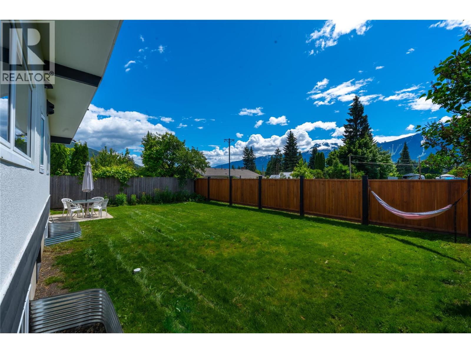815 Fourth Street E, Revelstoke, British Columbia  V0E 2S0 - Photo 33 - 10391570