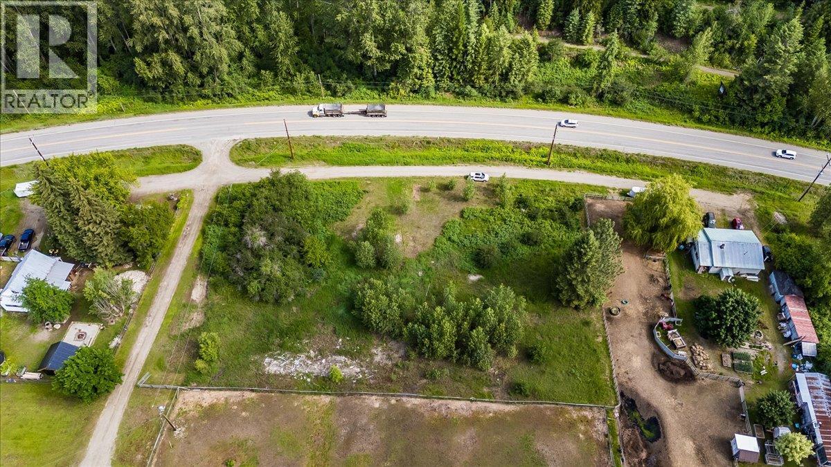 6410 3 Highway, Salmo, British Columbia  V0G 1Z0 - Photo 12 - 10391467