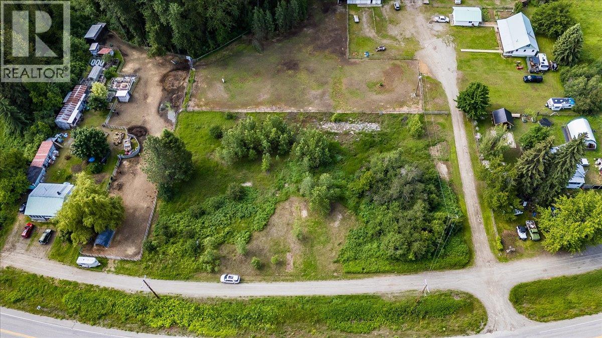 6410 3 Highway, Salmo, British Columbia  V0G 1Z0 - Photo 14 - 10391467