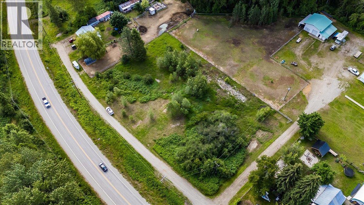 6410 3 Highway, Salmo, British Columbia  V0G 1Z0 - Photo 15 - 10391467