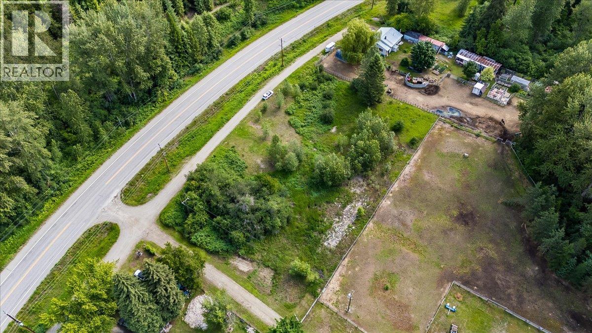 6410 3 Highway, Salmo, British Columbia  V0G 1Z0 - Photo 16 - 10391467