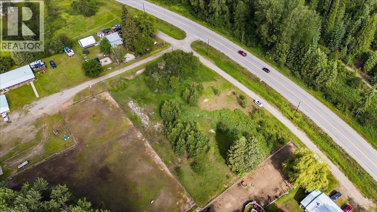 6410 3 Highway, Salmo, British Columbia  V0G 1Z0 - Photo 2 - 10391467