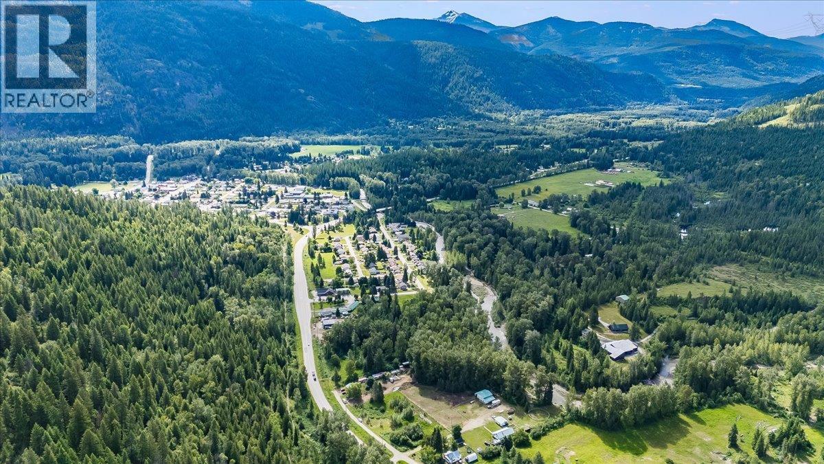 6410 3 Highway, Salmo, British Columbia  V0G 1Z0 - Photo 5 - 10391467