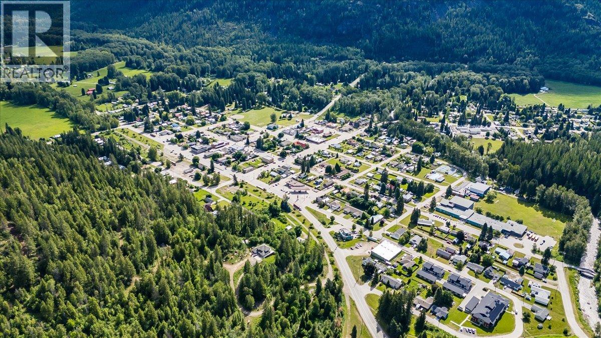6410 3 Highway, Salmo, British Columbia  V0G 1Z0 - Photo 7 - 10391467