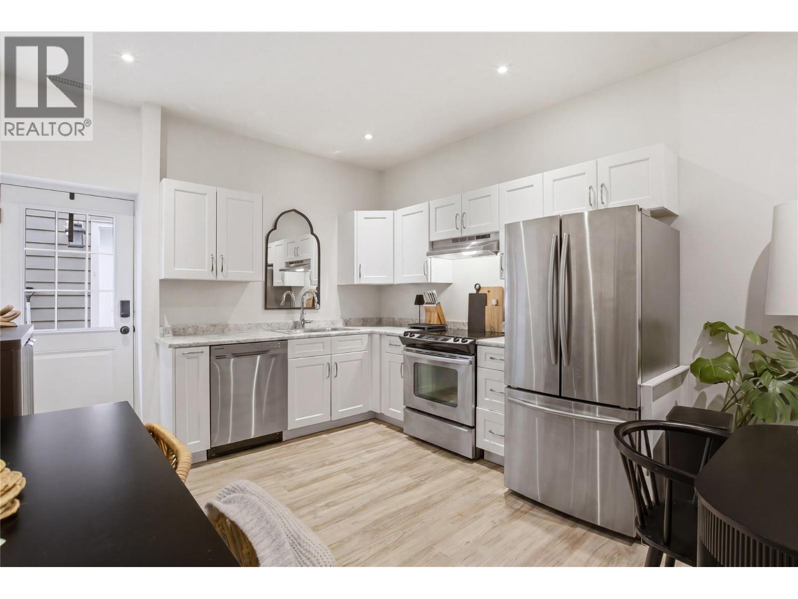 1568 Emerald Drive, Kamloops, British Columbia  V2E 0C4 - Photo 9 - 10391789