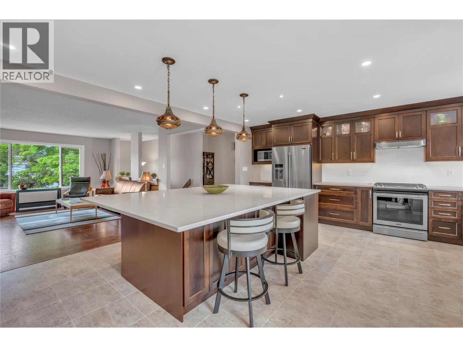 542 Truro Street, Penticton, British Columbia  V2A 6W4 - Photo 8 - 10390077
