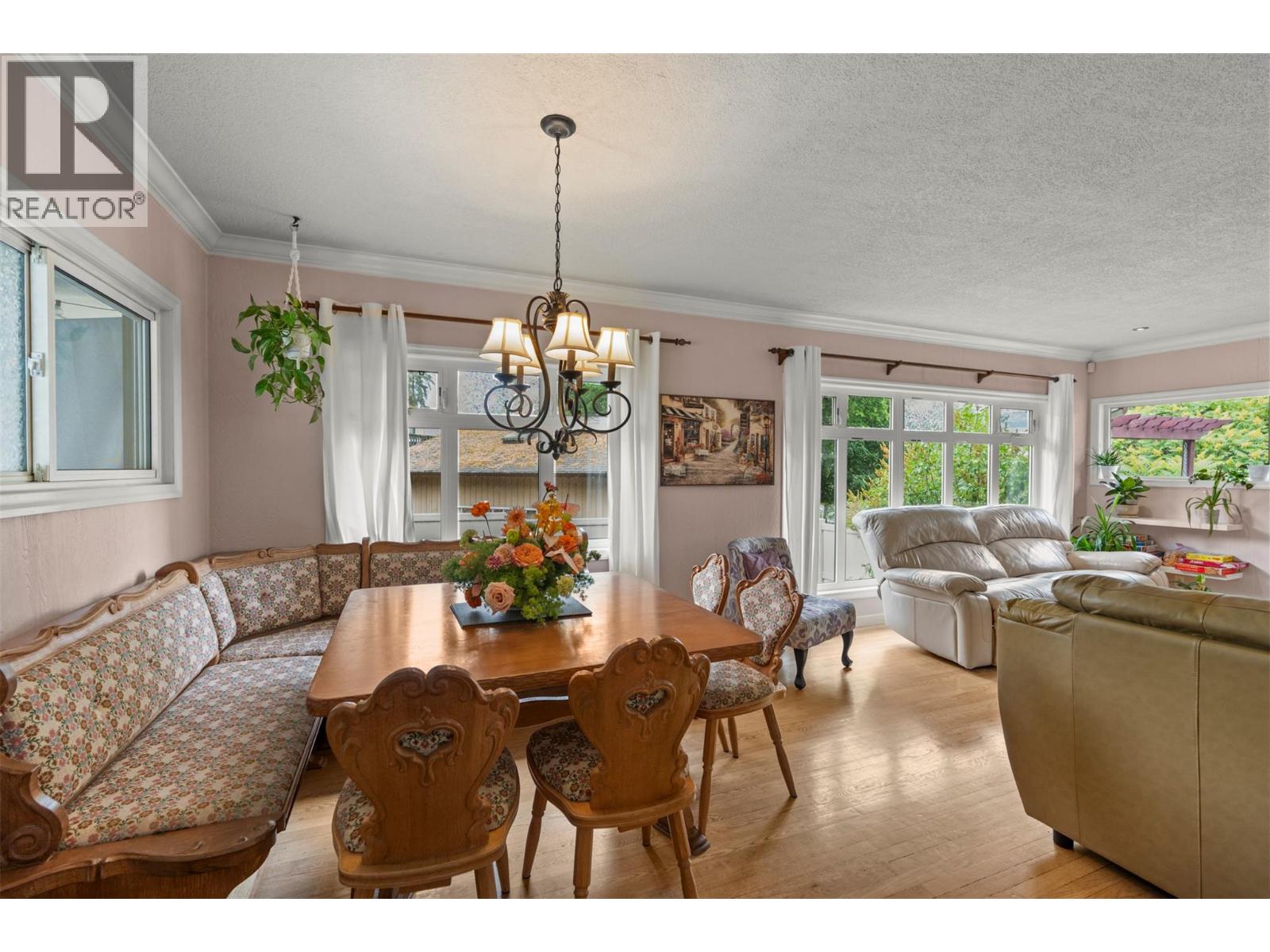 4105 Pleasant Valley Road, Vernon, British Columbia  V1T 4M1 - Photo 35 - 10391440