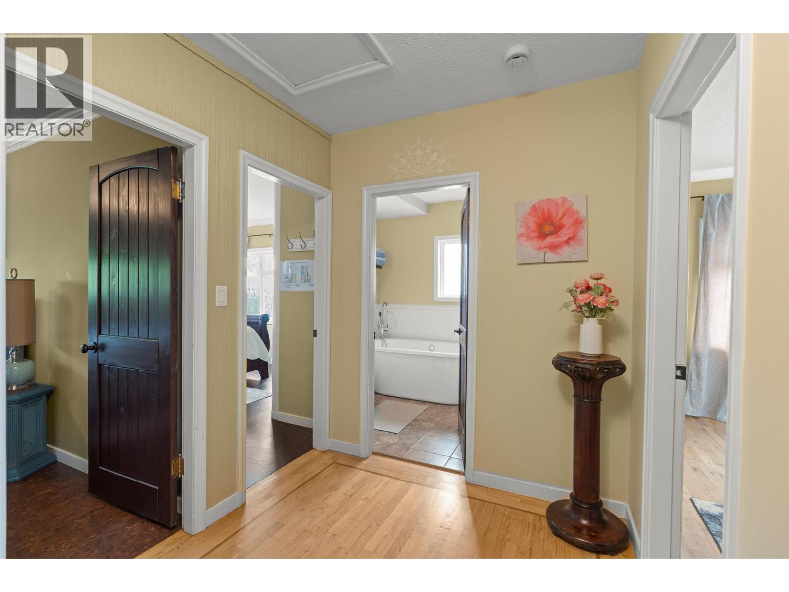4105 Pleasant Valley Road, Vernon, British Columbia  V1T 4M1 - Photo 39 - 10391440