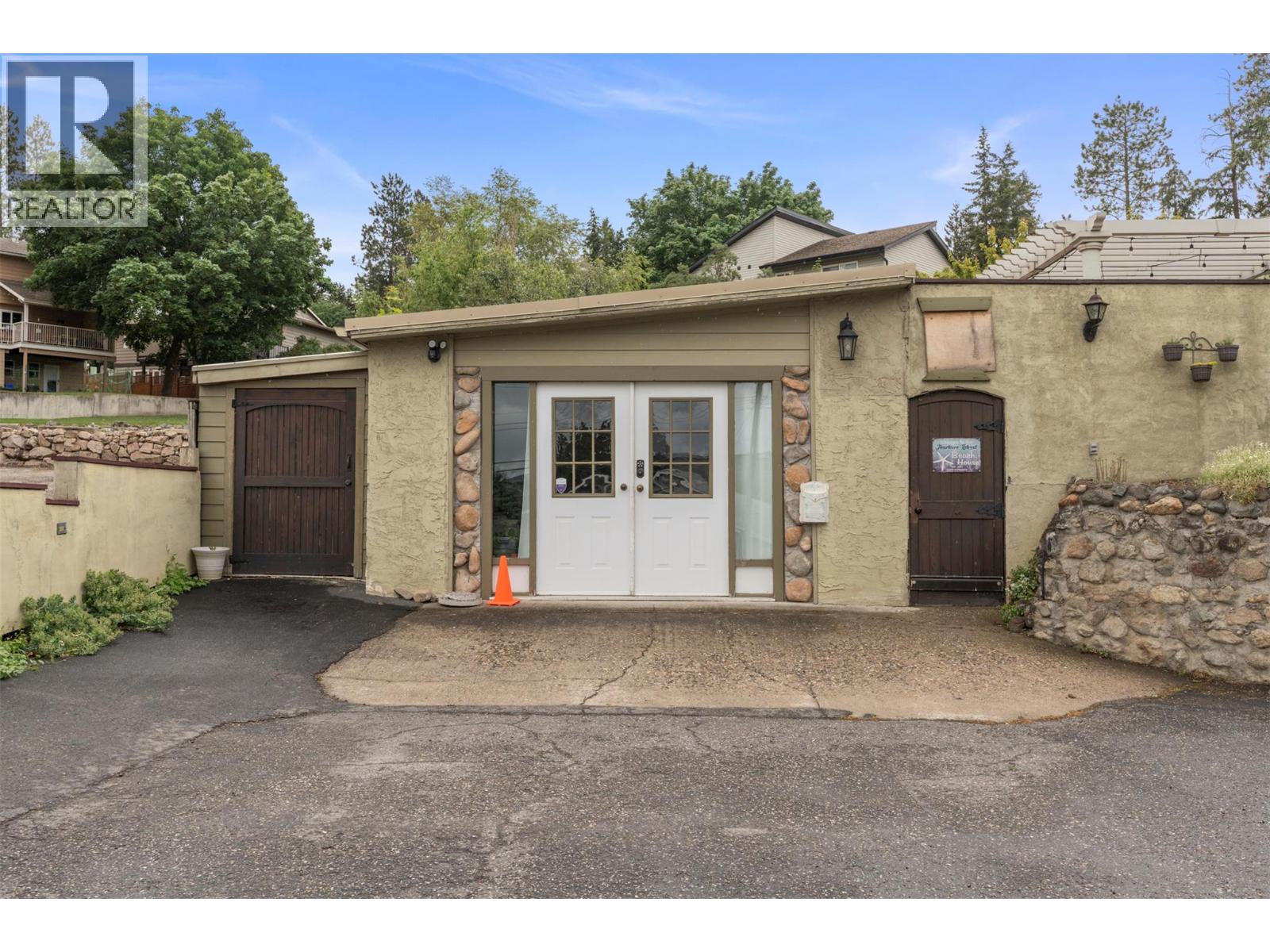 4105 Pleasant Valley Road, Vernon, British Columbia  V1T 4M1 - Photo 66 - 10391440