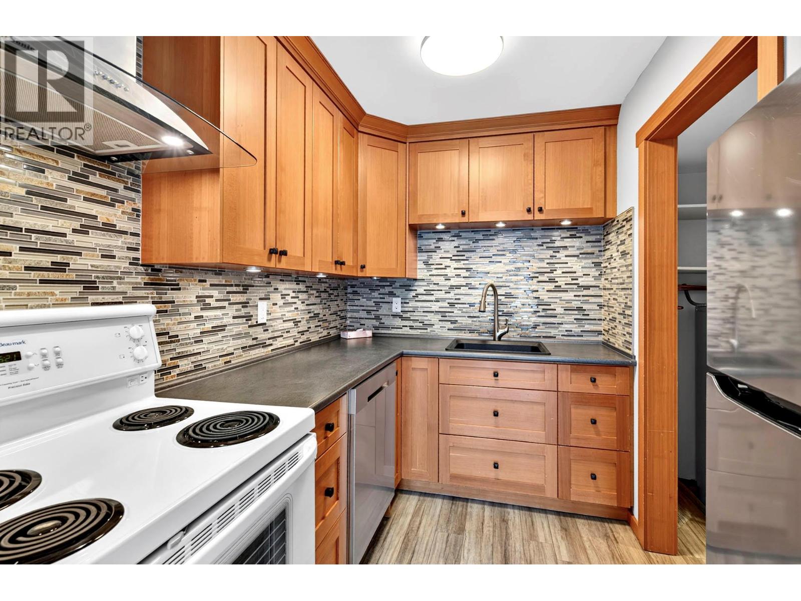 1435 Summit Drive Unit# 11, Kamloops, British Columbia  V2E 1S4 - Photo 5 - 10391791