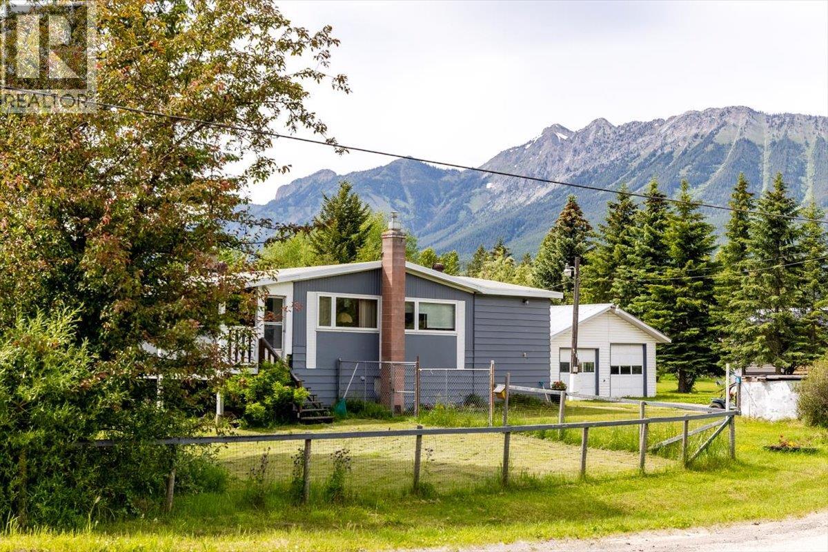 3715 Vanlerberg Road, Fernie, British Columbia  V0B 1M1 - Photo 14 - 10391631