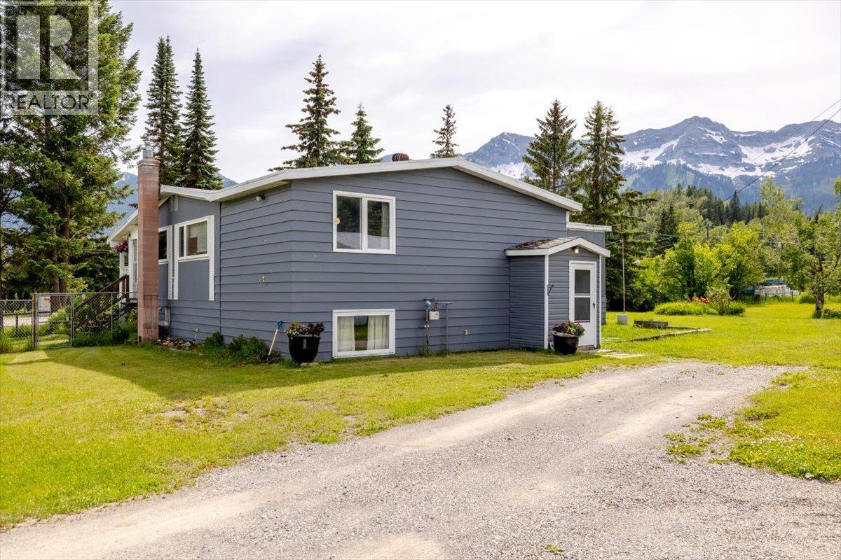 3715 Vanlerberg Road, Fernie, British Columbia  V0B 1M1 - Photo 15 - 10391631