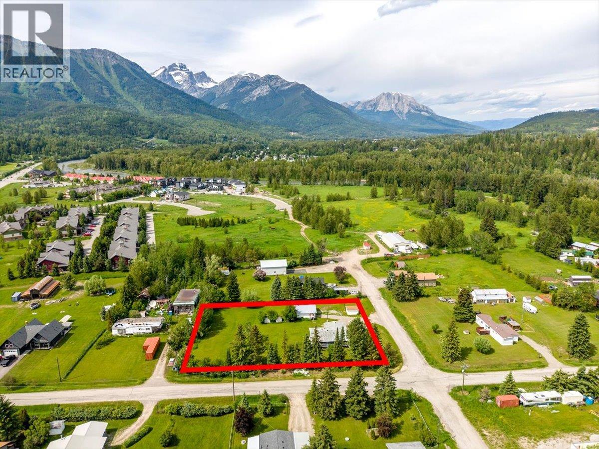3715 Vanlerberg Road, Fernie, British Columbia  V0B 1M1 - Photo 25 - 10391631