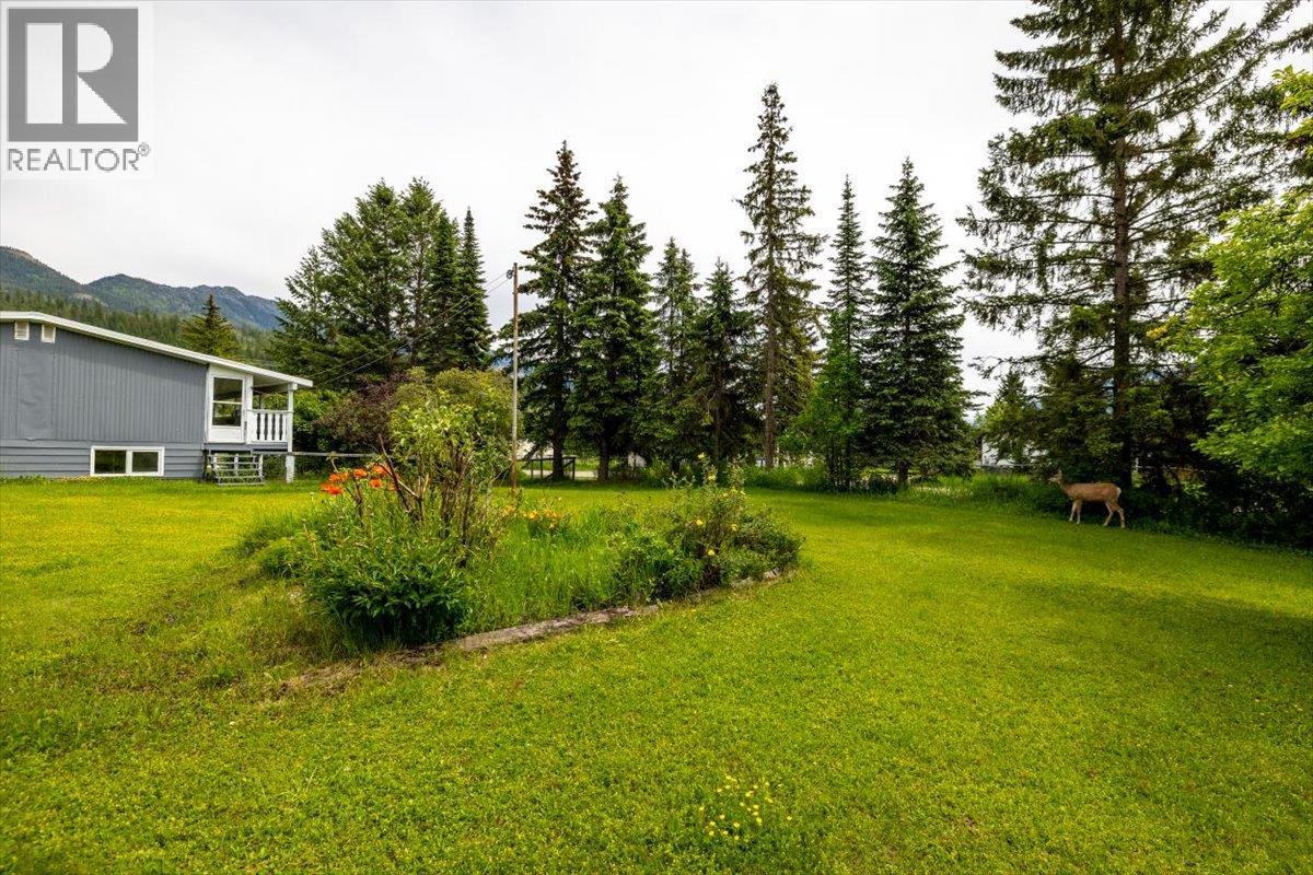 3715 Vanlerberg Road, Fernie, British Columbia  V0B 1M1 - Photo 3 - 10391631