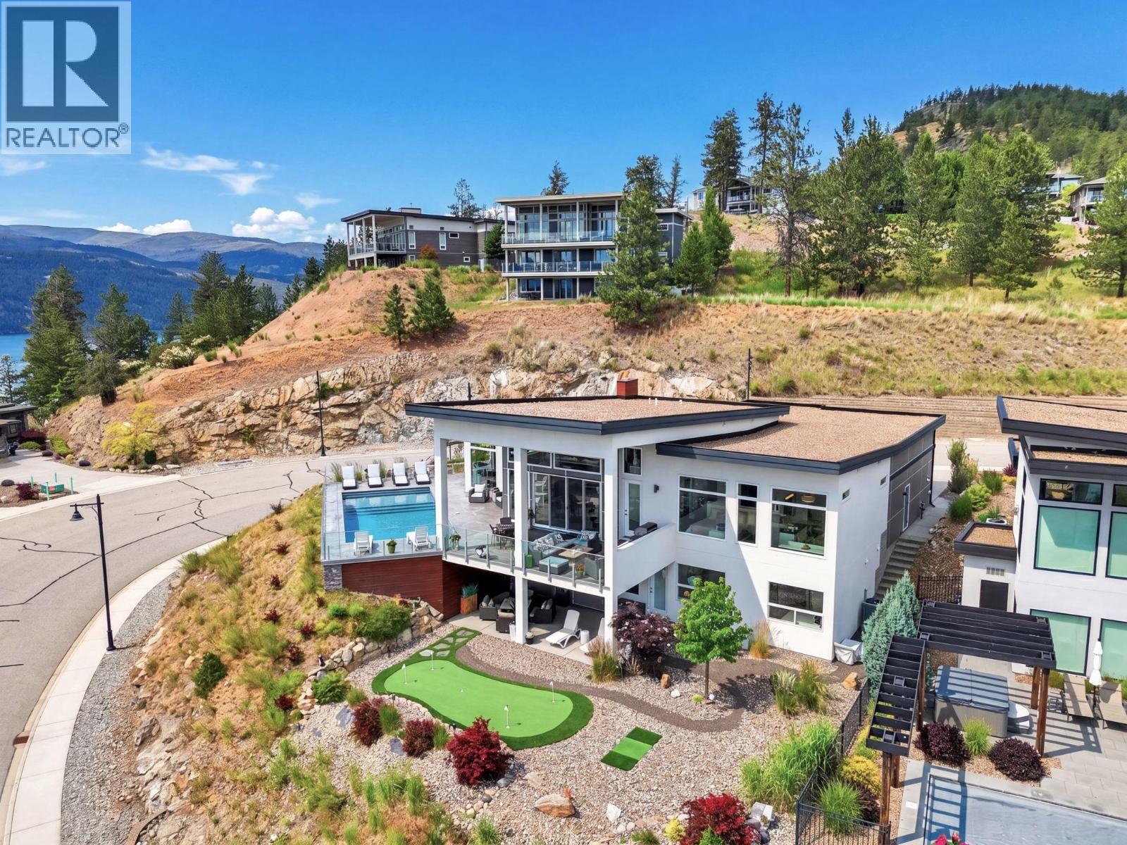 8908 Hampshire Crescent, Vernon, British Columbia  V1H 2K9 - Photo 2 - 10390933
