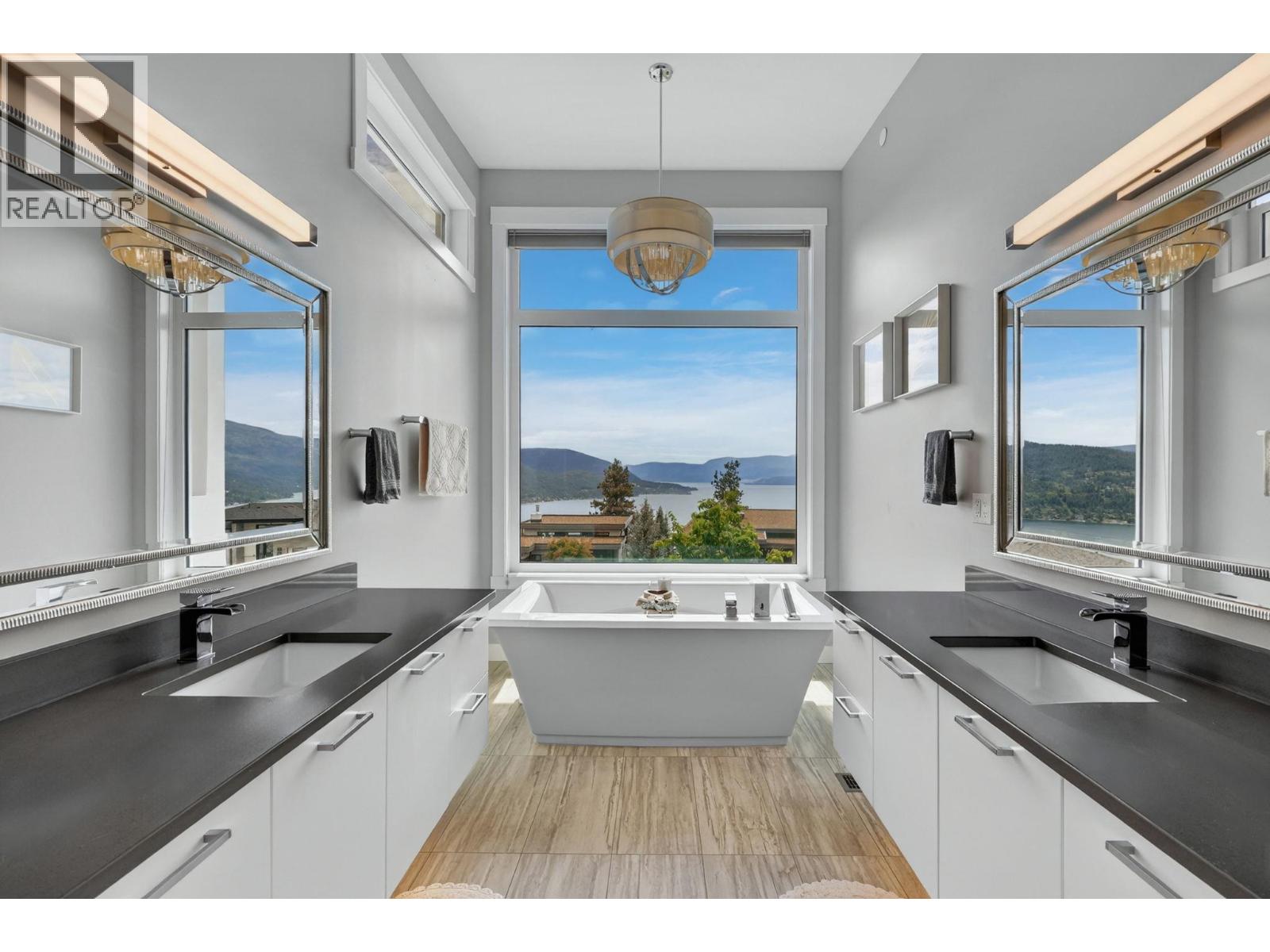 8908 Hampshire Crescent, Vernon, British Columbia  V1H 2K9 - Photo 27 - 10390933