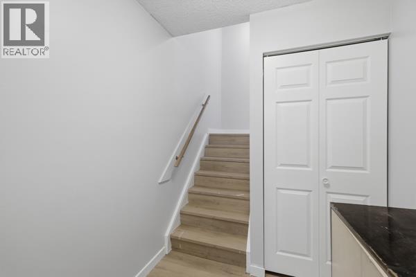 873 Mcqueen Drive, Kamloops, British Columbia  V2B 7X8 - Photo 3 - 10391047